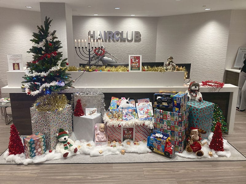 (米国)HairClub Cares: Christmas Toy Drive